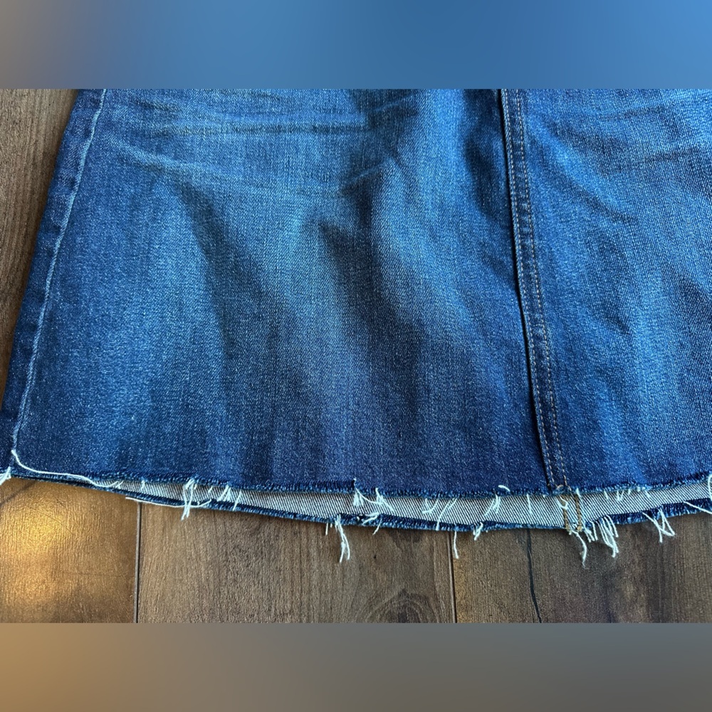 J.Crew Denim Mini Skirt Raw Hem Dark Wash Classic A-Line Size 28 - Picture 4 of 6